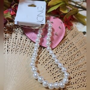 White Pearl Beaded Icing Key Chain Purse Charm For Sale